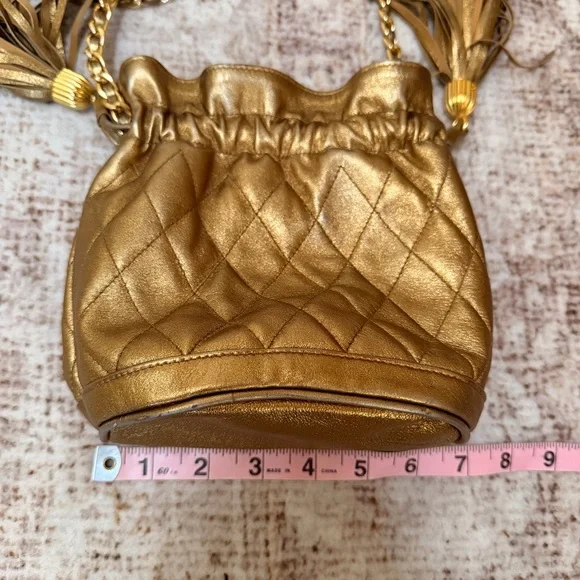 Vintage I Magnin Gold Quilted Drawstring cross body Chain Strap and tassels - Picture 15 of 15